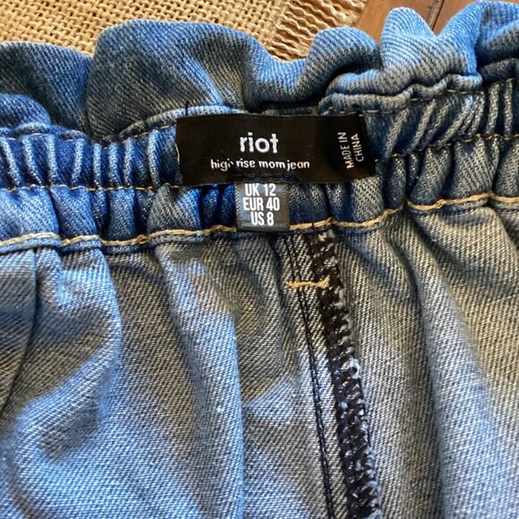 Riot Womens High Rise Mom Jean Shorts Size 8 Light Blue Denim Paperbag - Picture 2 of 7